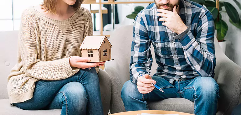 Why Sell Your House During Divorce in Akron, OH?