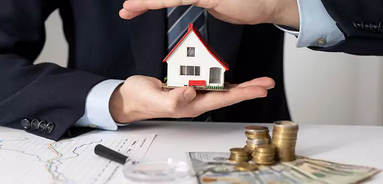 Who Do We Buy Houses From in Akron, OH?